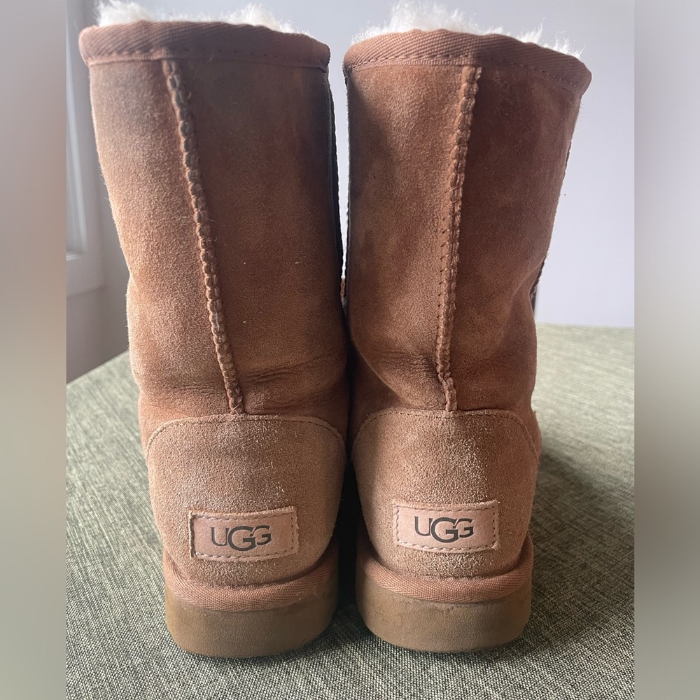 Used Uggs size 7